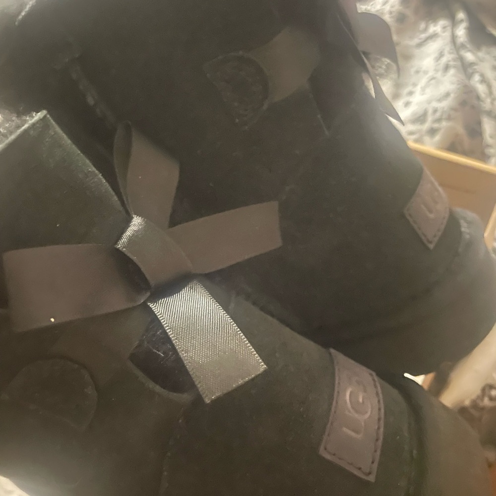 Black Ugg boots size 7 - Picture 5 of 6